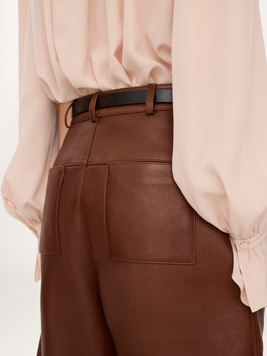 Tonnenf&ouml;rmig geschnittene Hose aus Leder mit hoher Leibh&ouml;he - 8