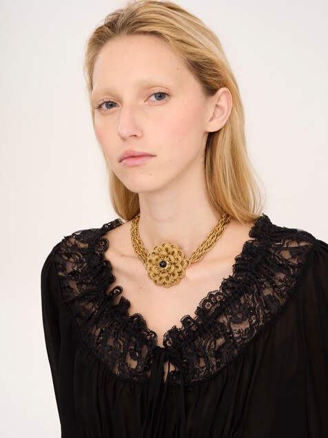 The Chlo&eacute; Feather choker