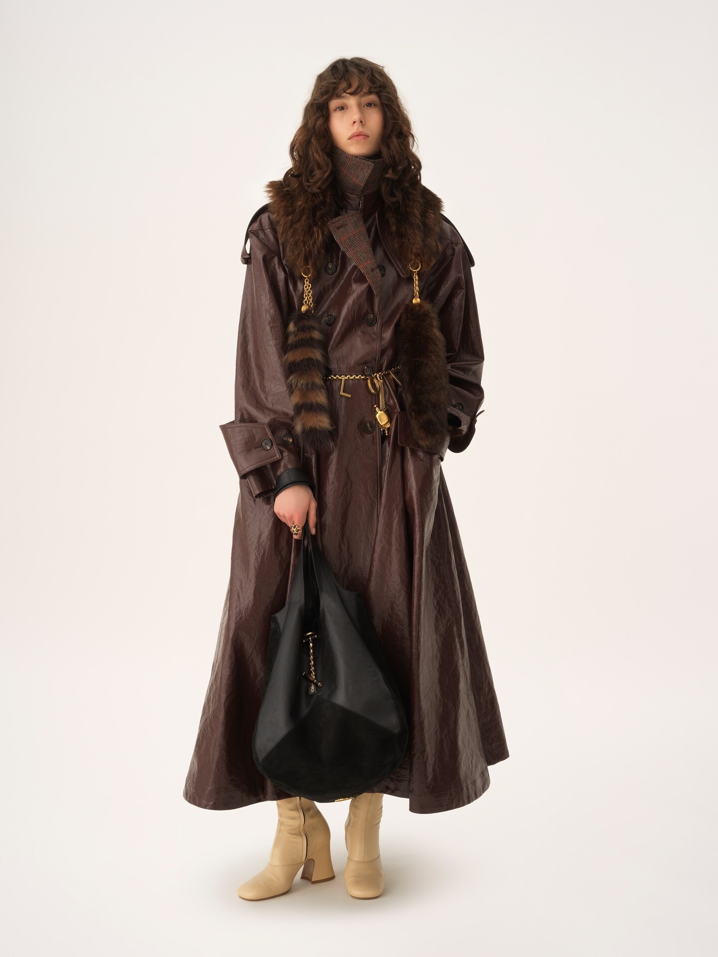 Chlo&eacute; Balloon bag in grained & suede leather - 9