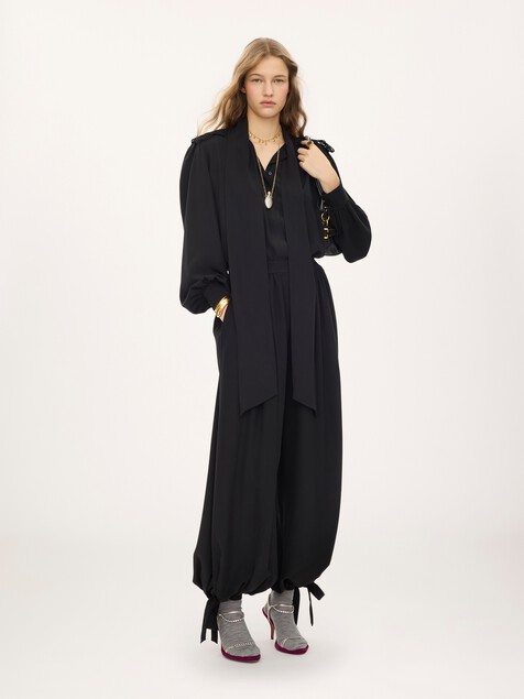 Fluid pleated pants in cr&ecirc;pe de chine