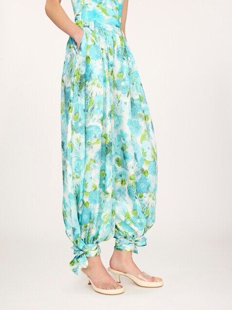 Fluid pleated pants in silk jacquard