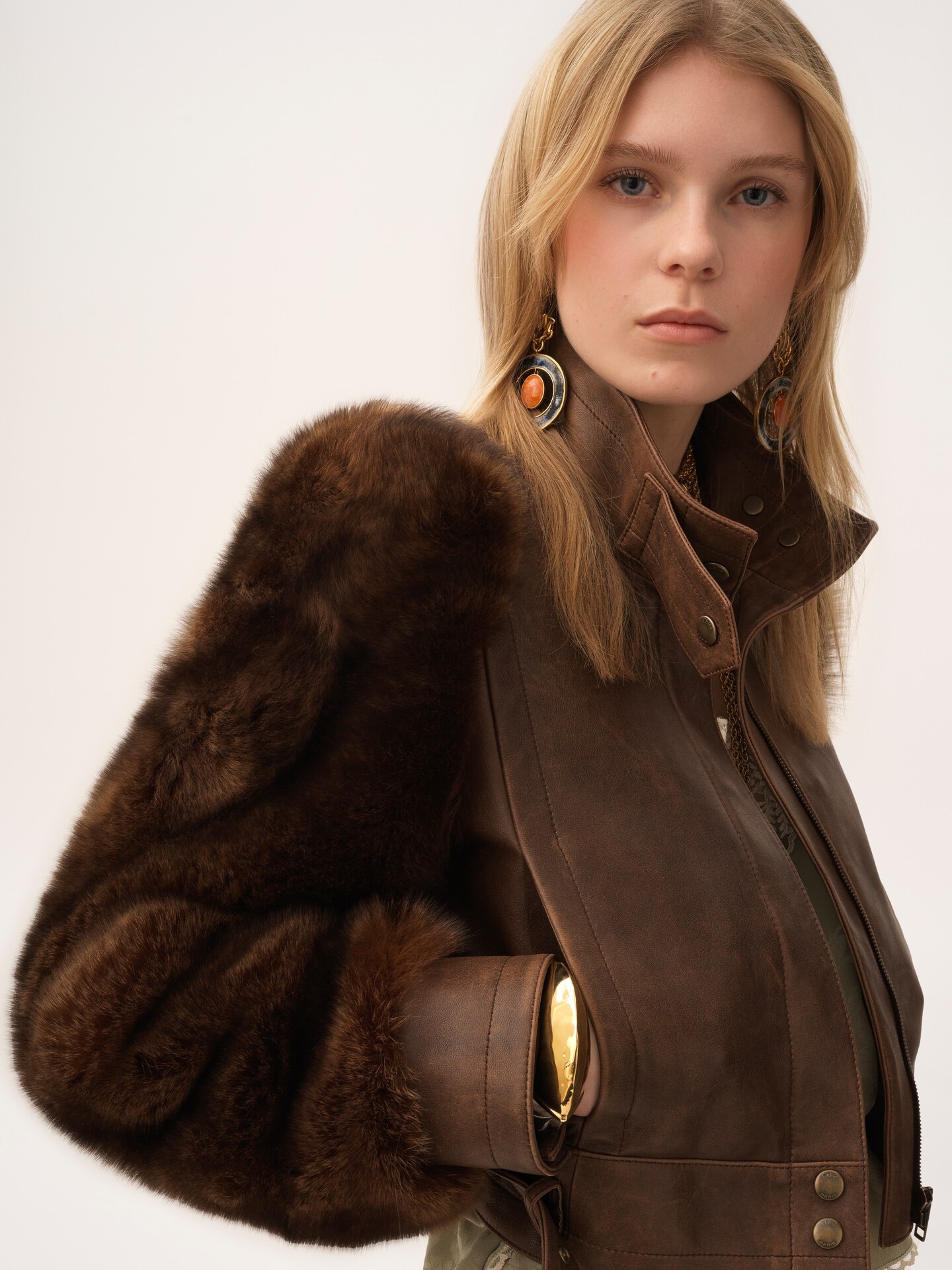 High-neck short jacket in leather - 6