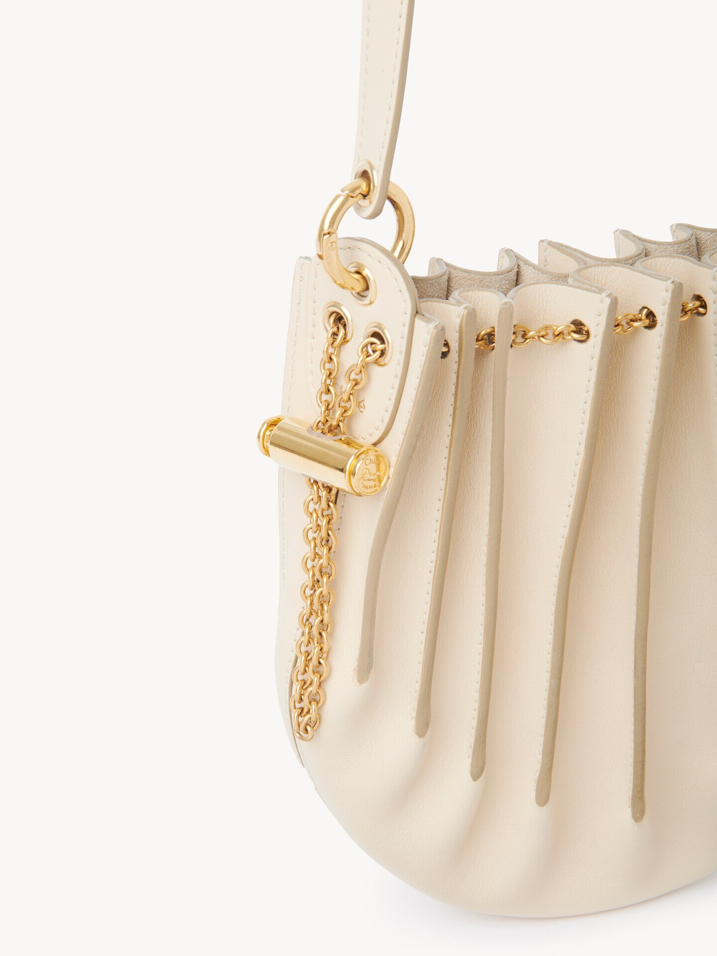 Sea Treasures crossbody bag in soft leather - 6.0