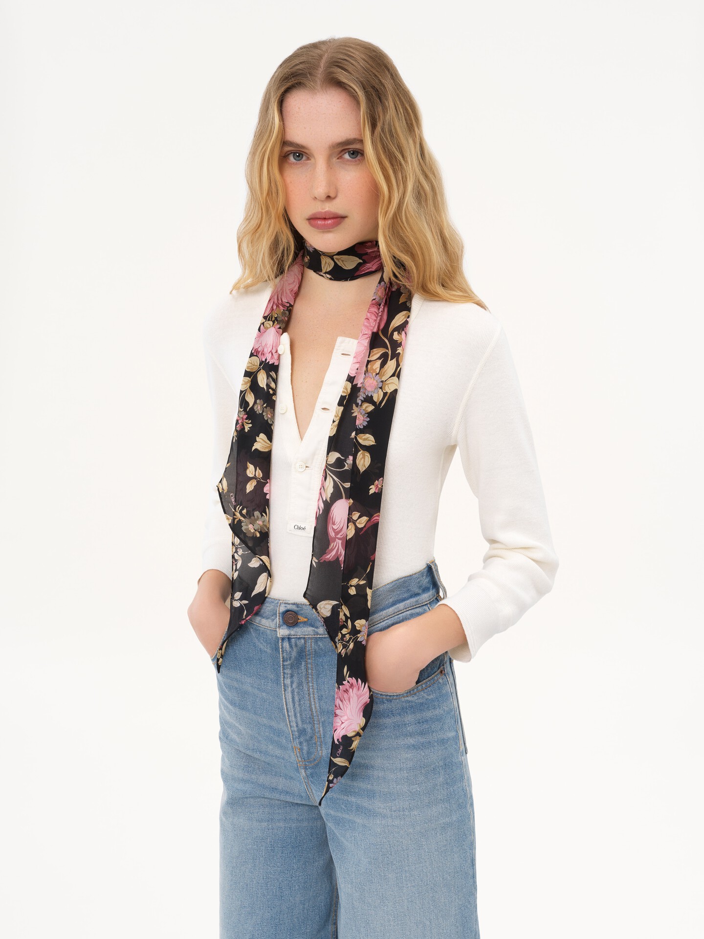 The Chlo&eacute; Peonies bandeau scarf in silk charmeuse - 6