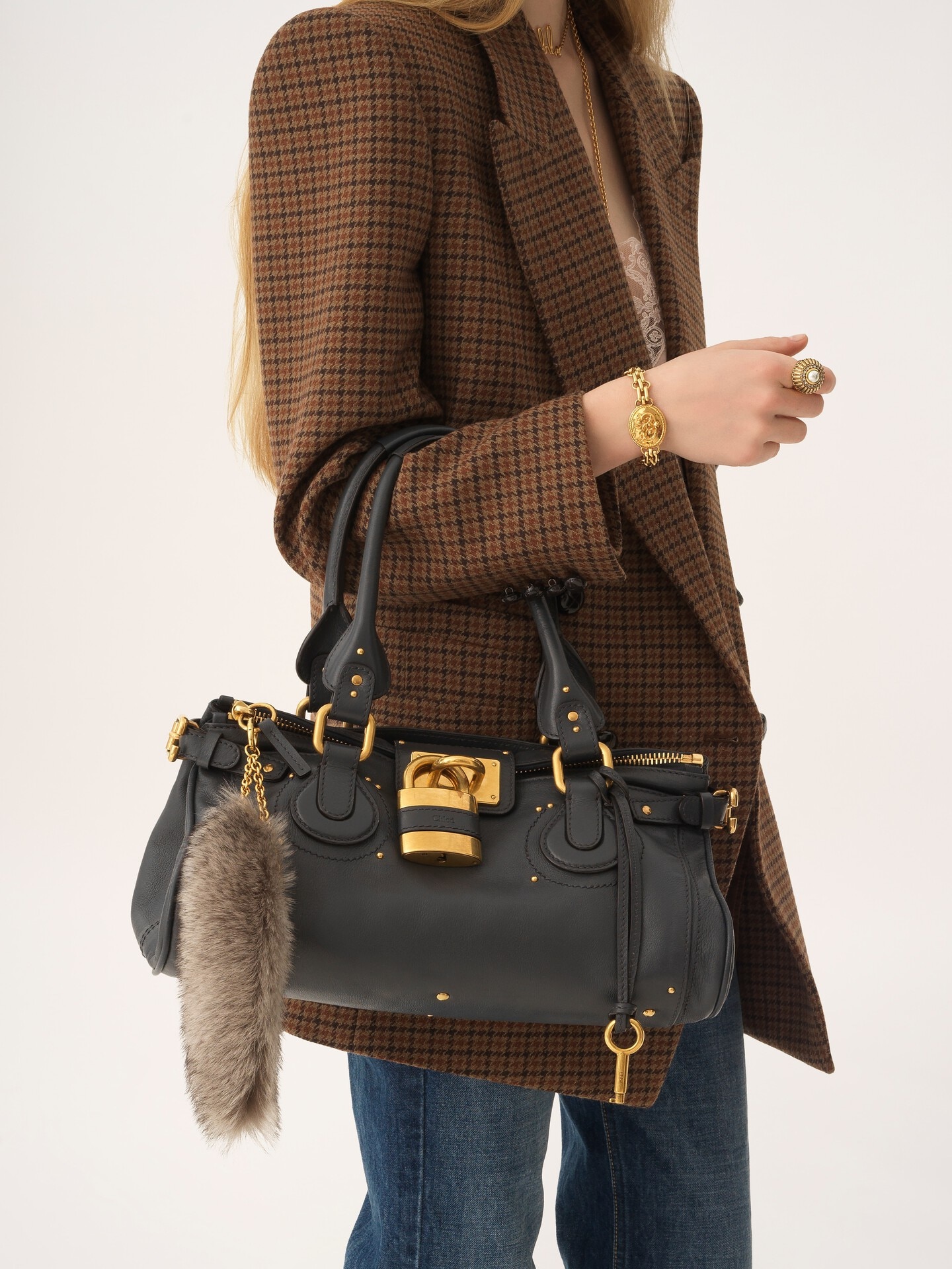The Treasure Tails charm in shearling - 3