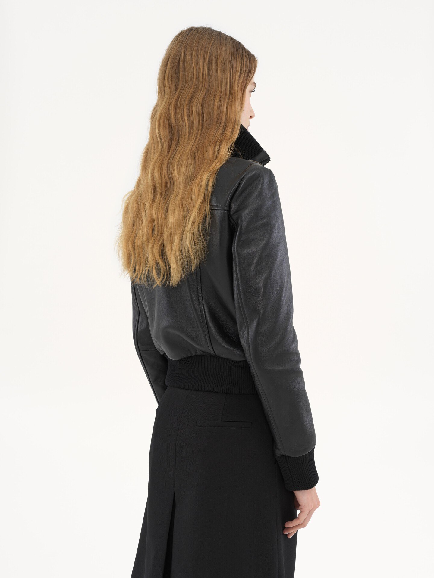 Short blouson in leather - 5