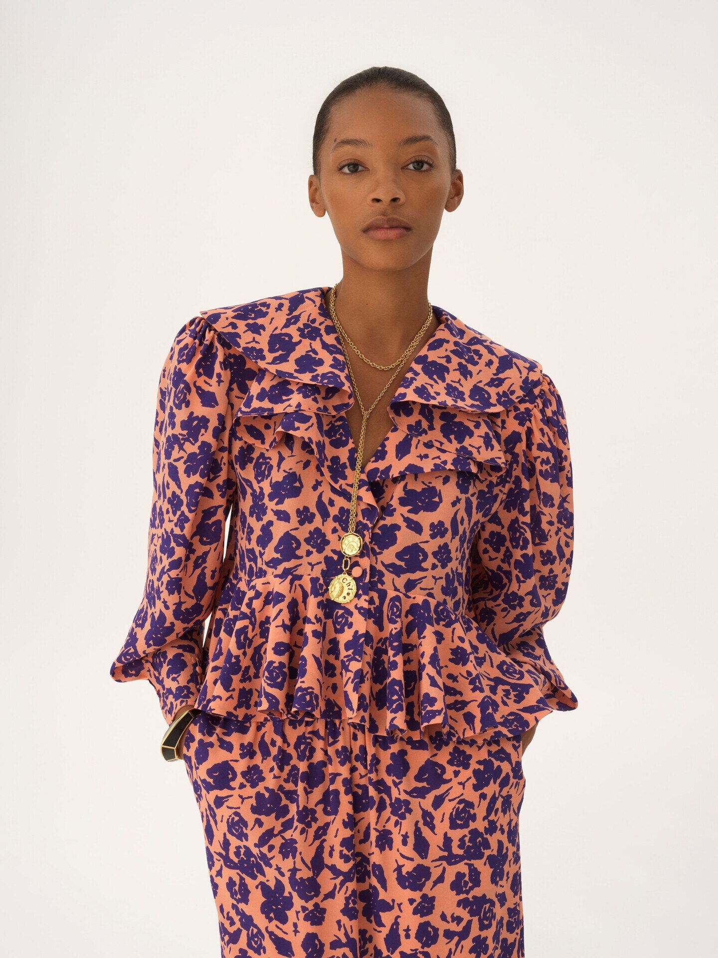 V-neck ruffle top in cr&ecirc;pe de chine - 4