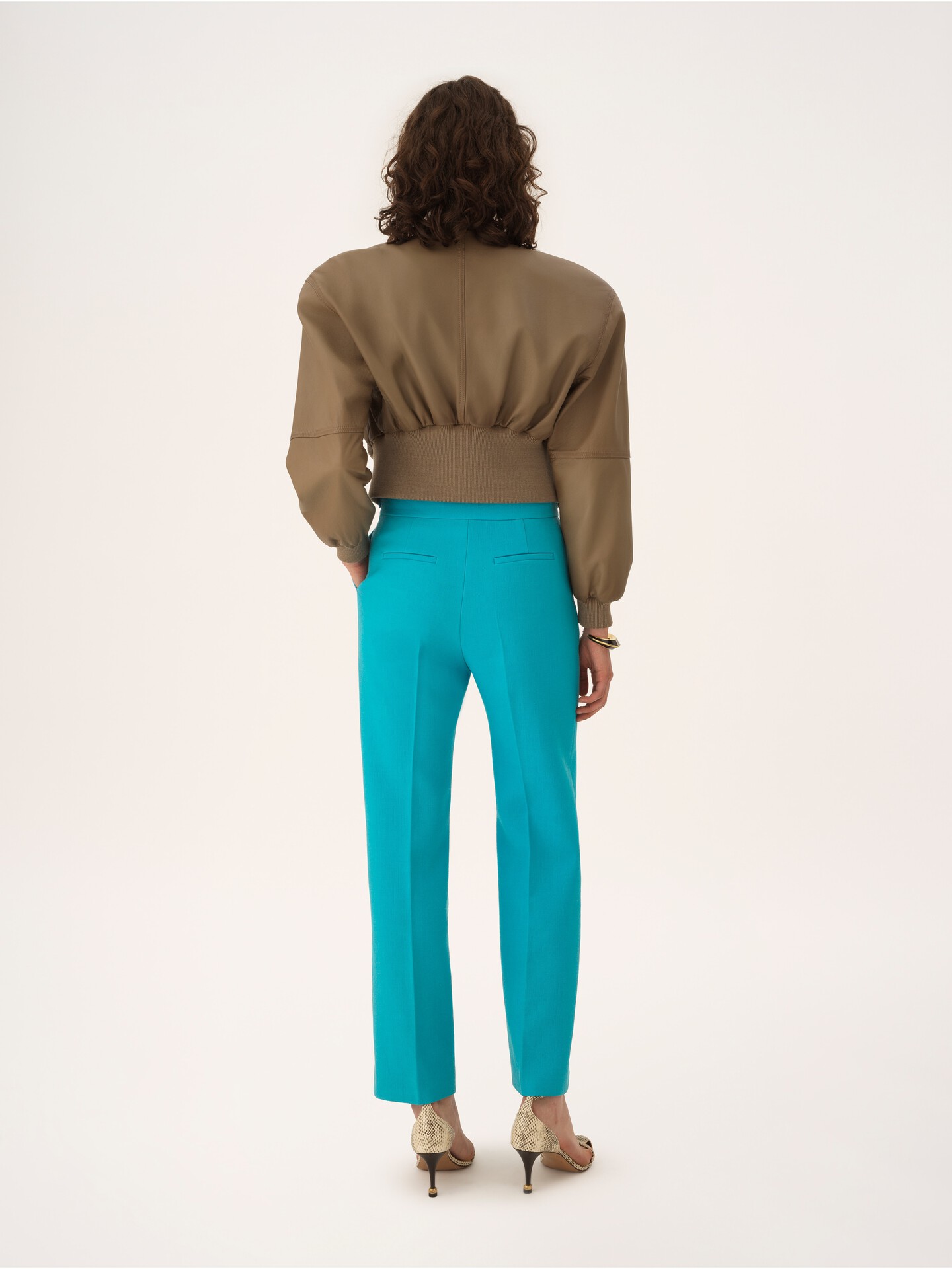 Pantalon court droit en cr&ecirc;pe de laine - 6