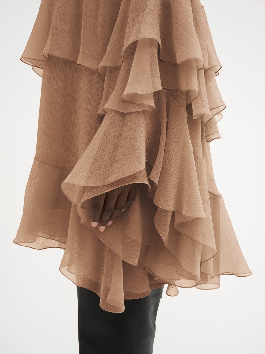 Mini robe volant&eacute;e en mousseline de soie - 6