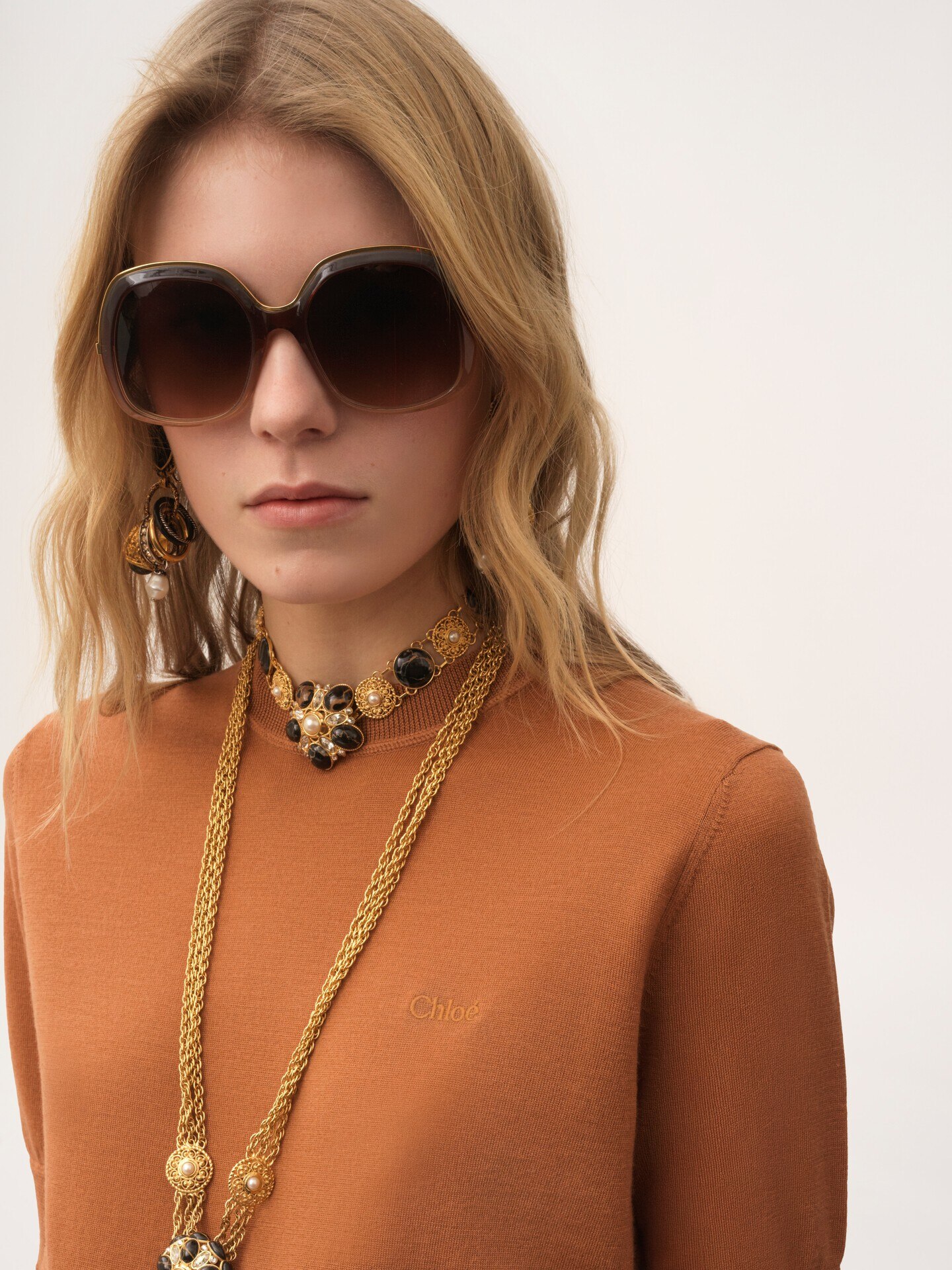 Short-sleeve logo sweater in a fine merino wool knit - 6