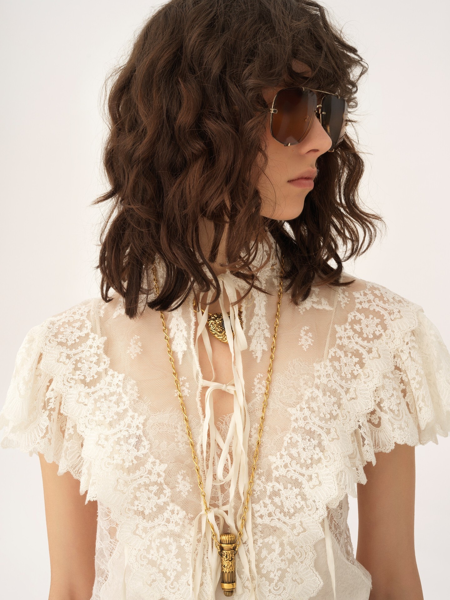 Top cropped de cuello alto de tul de algod&oacute;n y encaje - 5