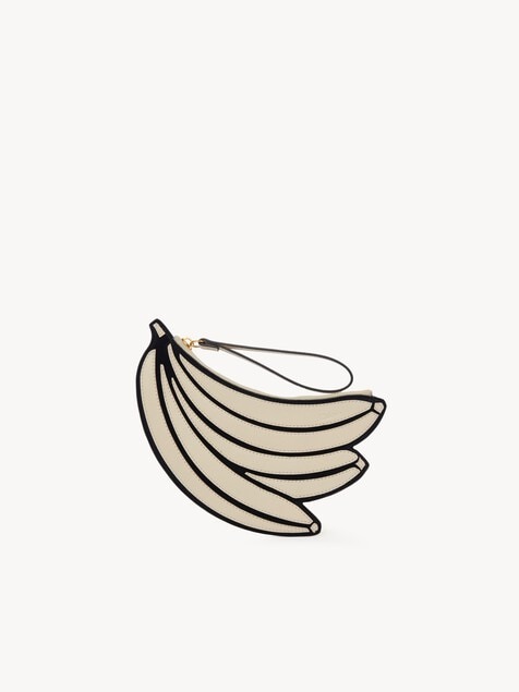 Banana flat pouch in grained leather