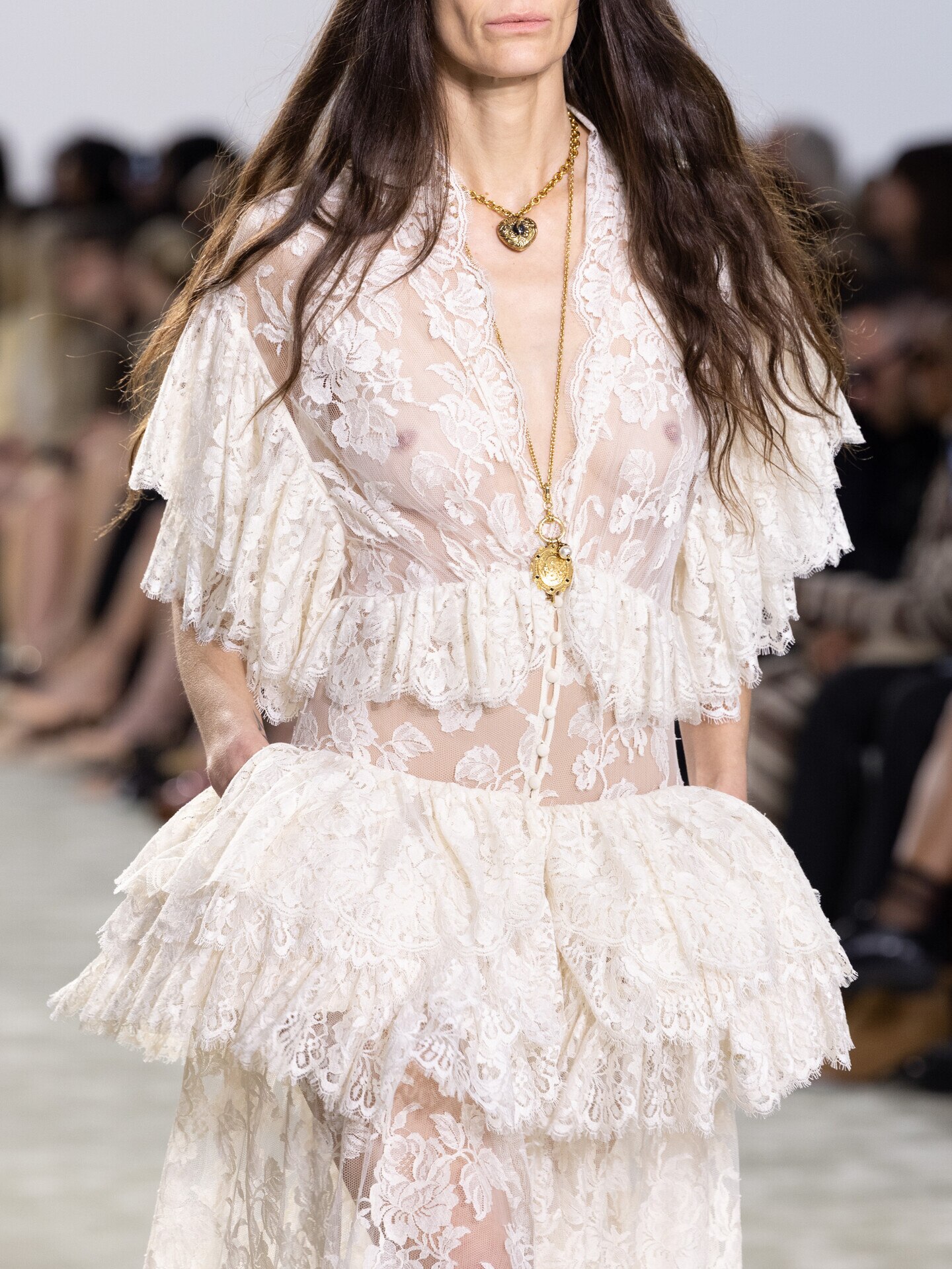 Look 37 - 2