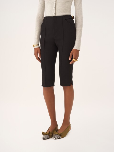 Tailored capri trousers in wool cr&ecirc;pe