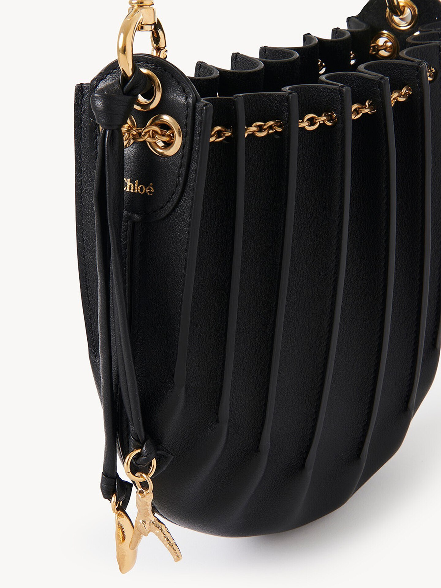 Sea Treasures crossbody bag in soft leather - 6.0