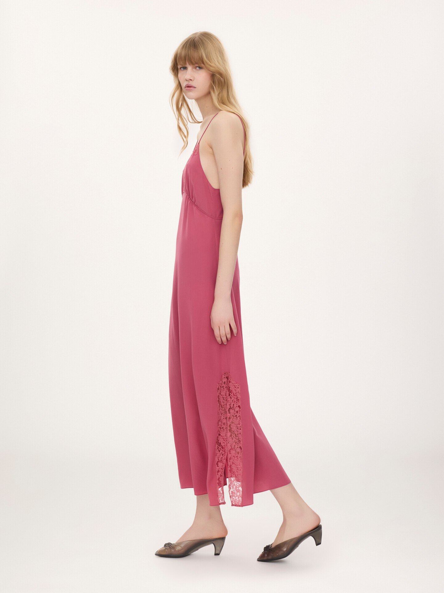 Vestido largo lencero de crep&eacute; de seda china y encaje - 5.0