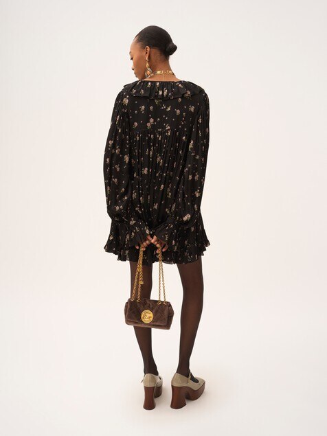 Mini robe manches longues fronc&eacute;e en charmeuse de soie