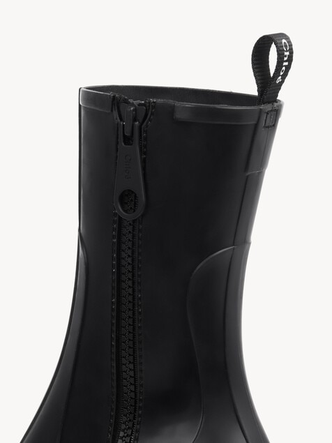 Betty rain boot
