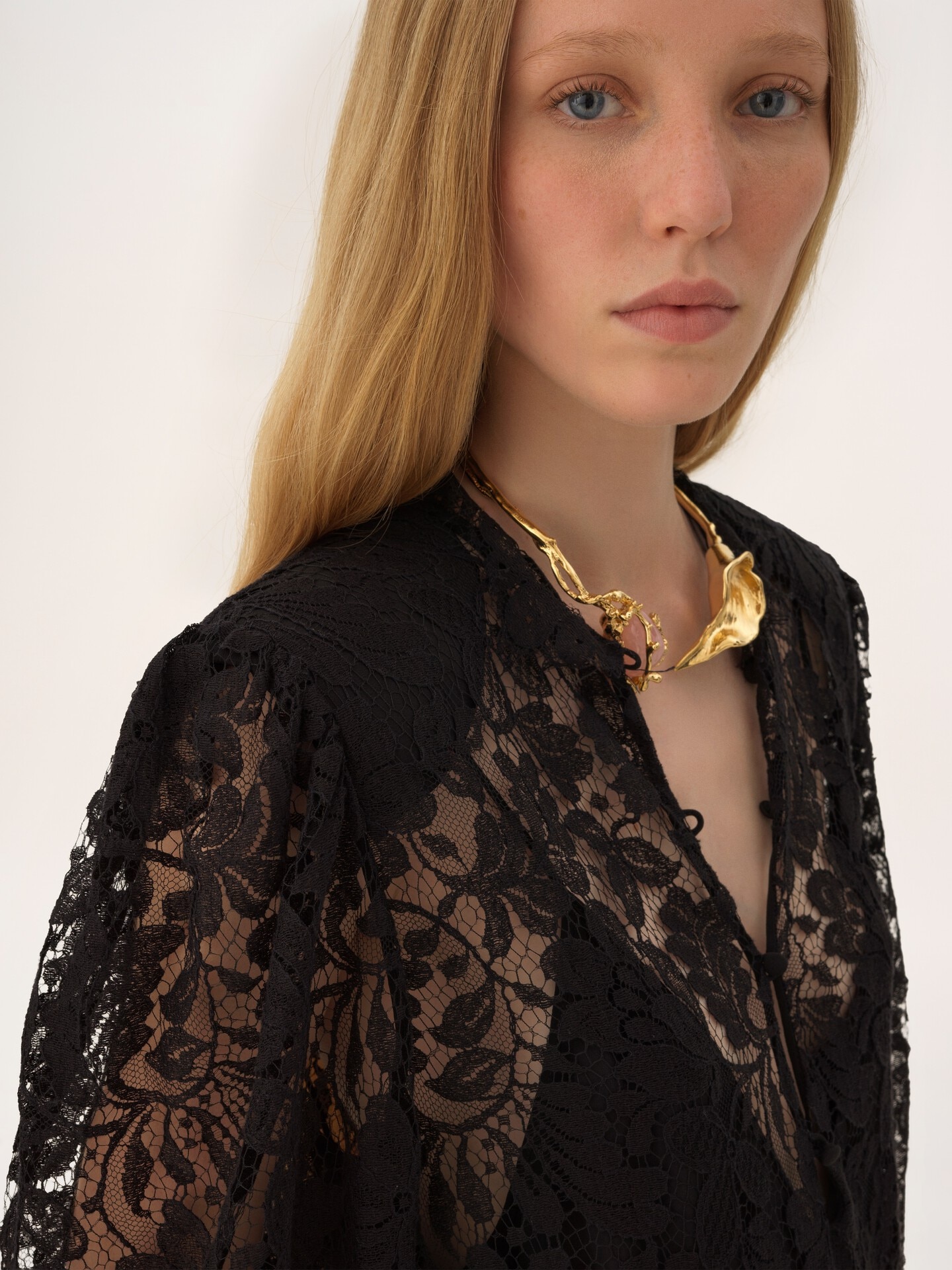 Long-sleeve mini dress in lace - 5