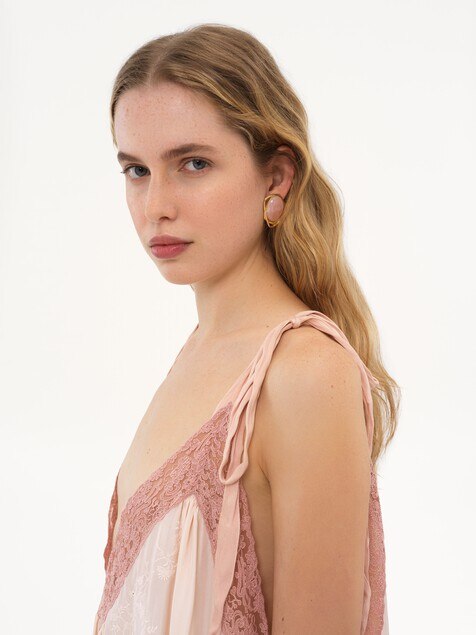 The Chlo&eacute; Senses earrings