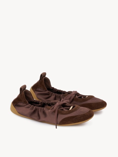 Chlo&eacute; Kick ballerina sneaker