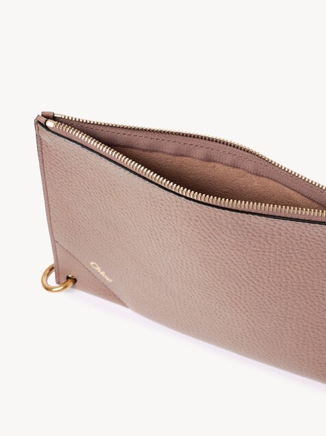 Chlo&eacute; Spin zipped pouch in grained leather