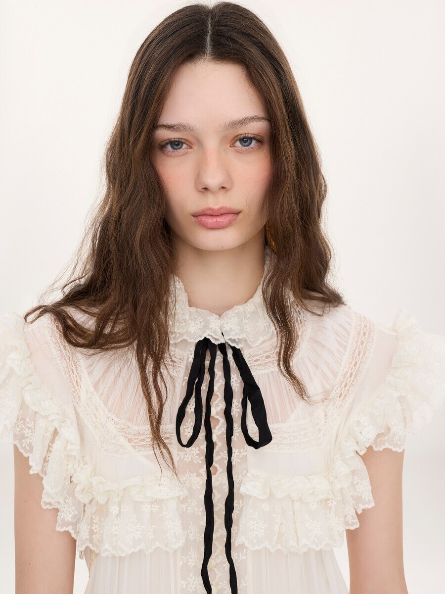 Tie-front ruffled long dress in silk mousseline & lace - 5