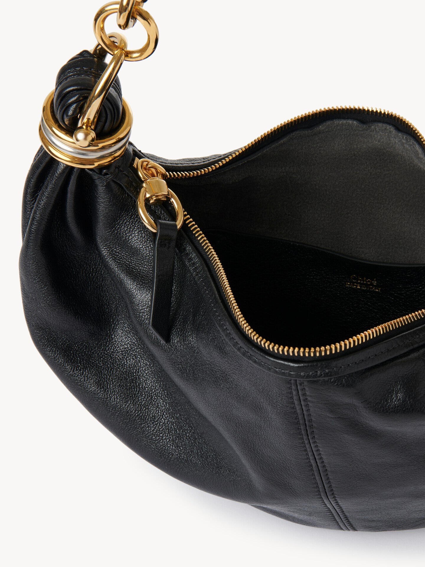 Small Bracelet hobo Bag in grained leather - 7