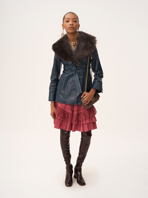 Short coat in leather