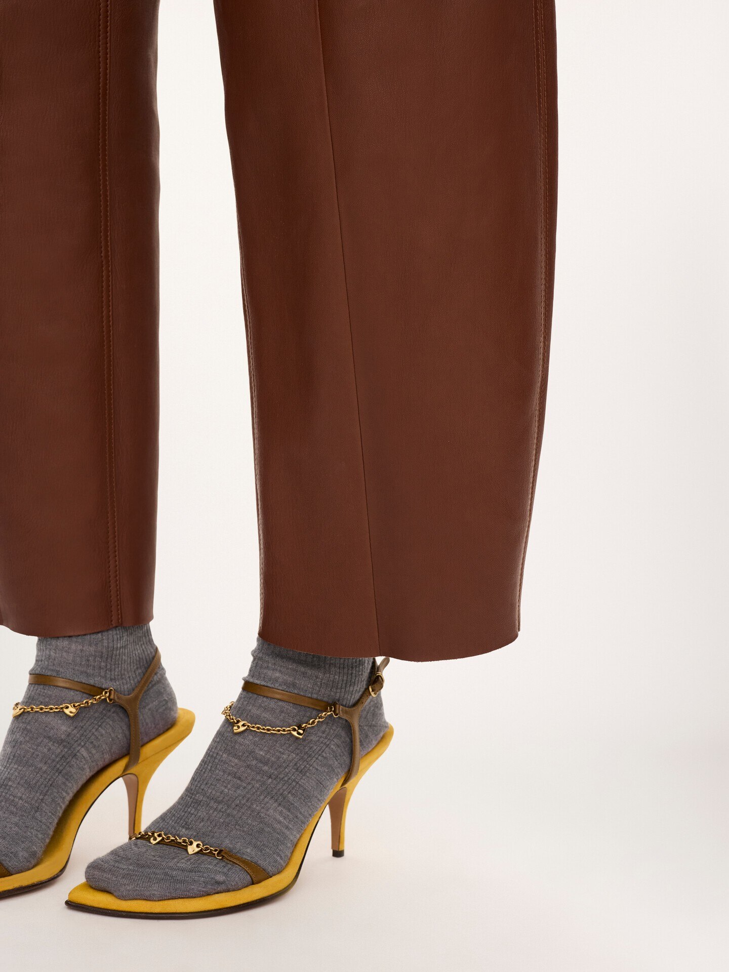 High-rise barrel trousers in leather - 6.0