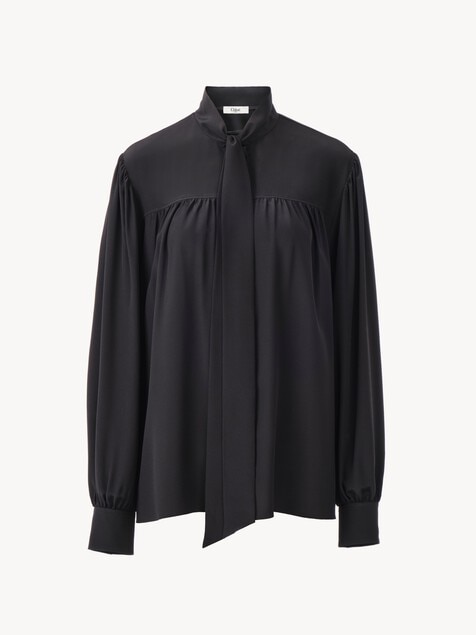 Blusa con maxilazo lavalli&egrave;re de crep&eacute; de seda china