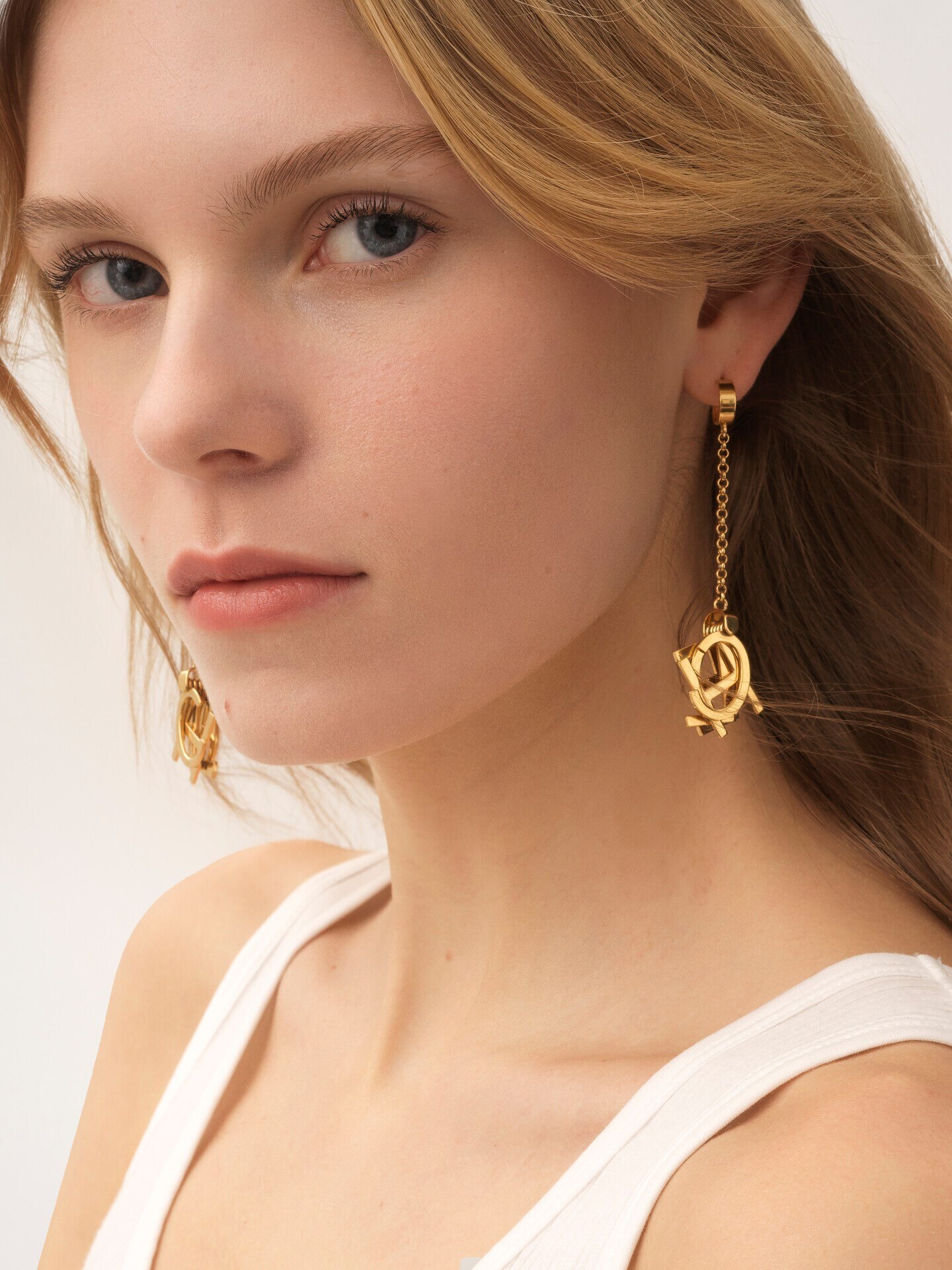 アクセサリー Chloe pierce Chloé Letters ピアス Vintage Gold - Chloé
