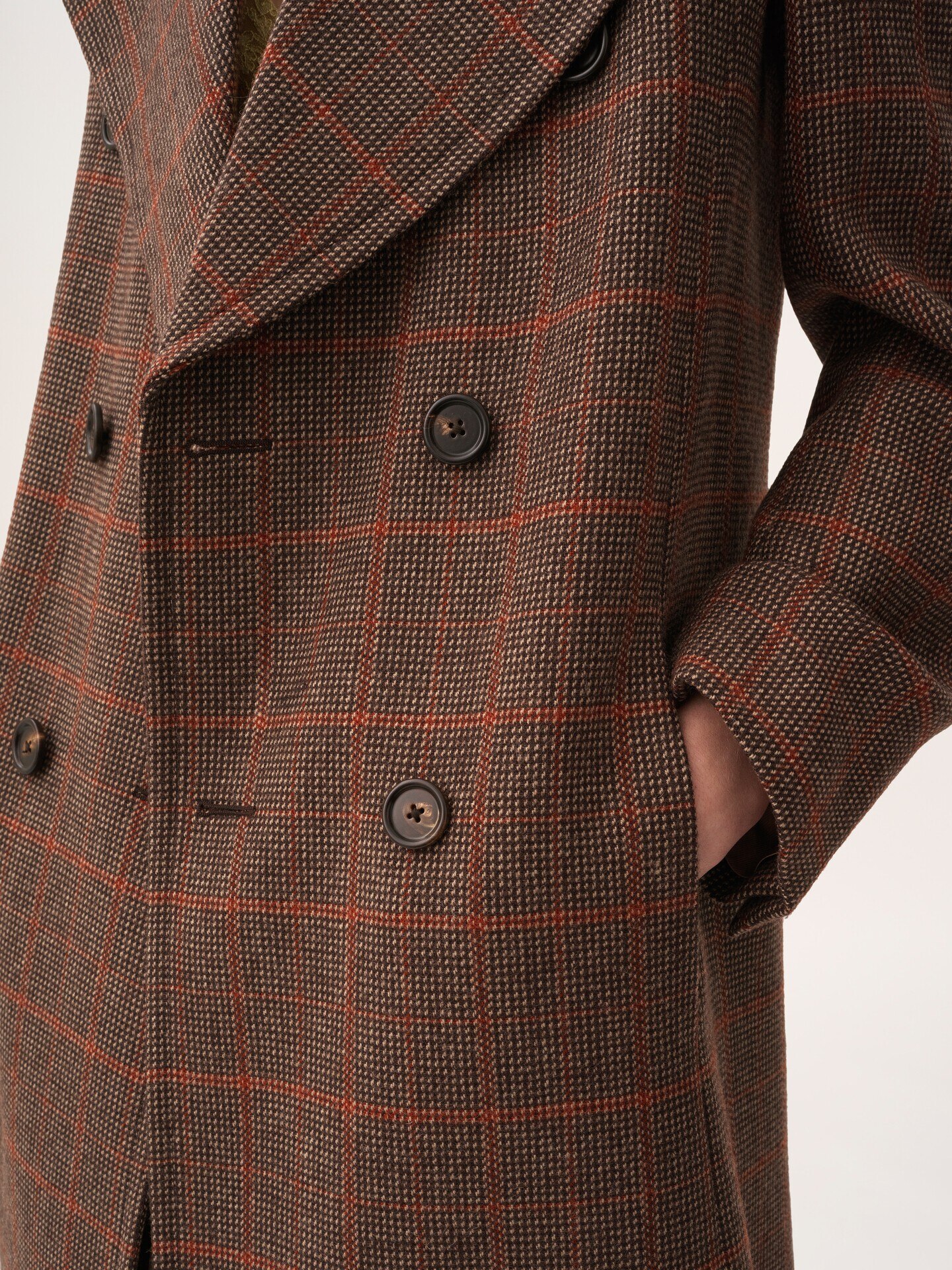 Manteau long crois&eacute; en laine &agrave; carreaux - 7