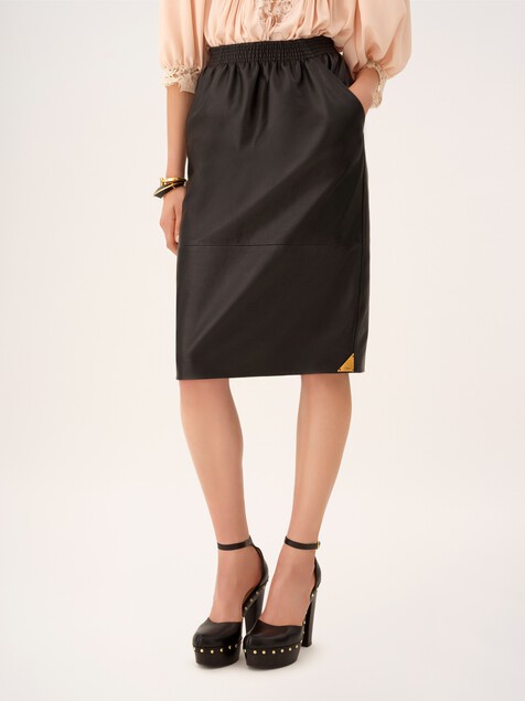 Jupe crayon longueur genou en cuir 