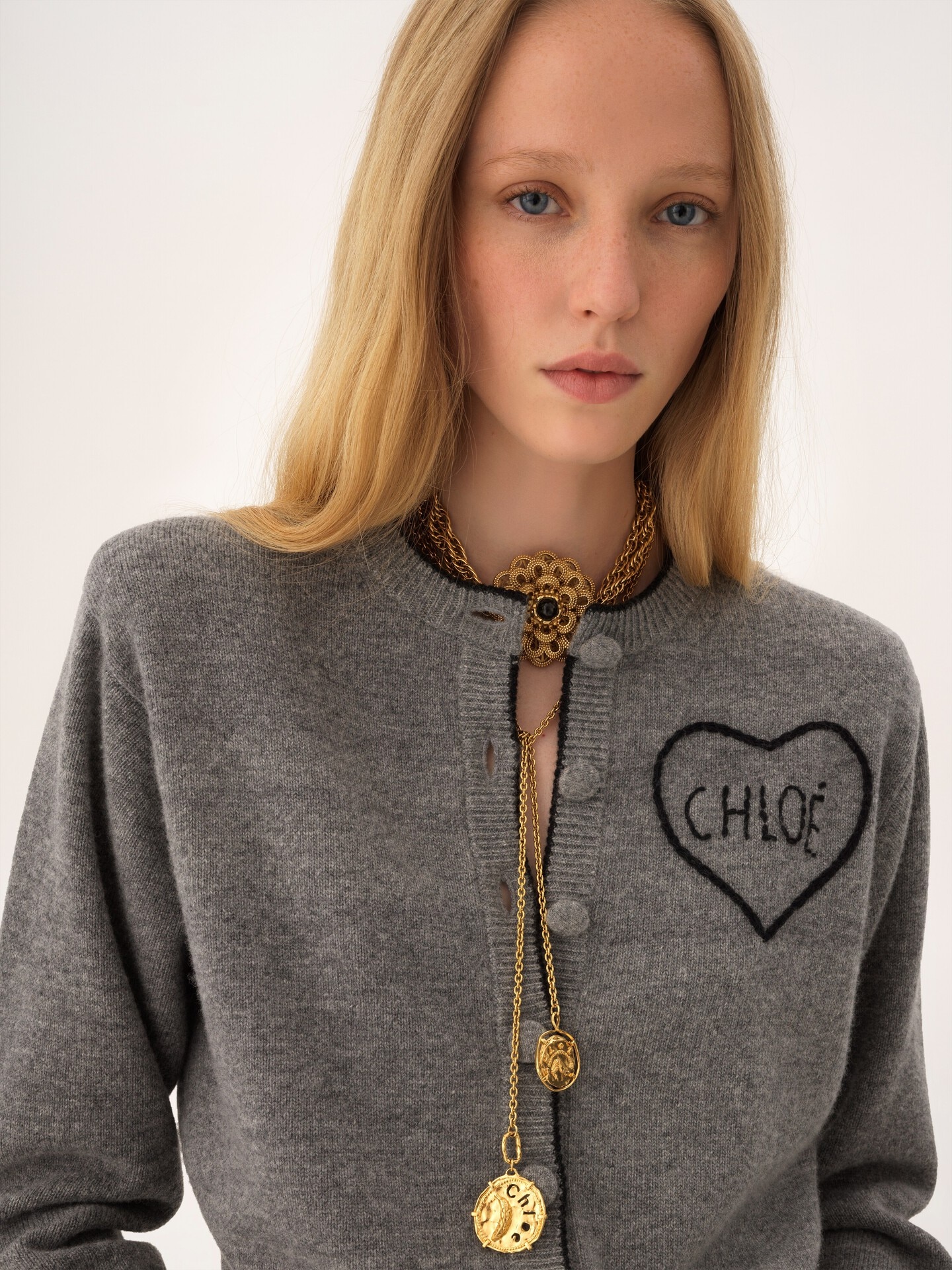 Fitted logo cardigan in a wool & cashmere knit - 6