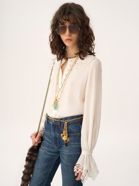 Fluid blouse in cr&ecirc;pe de chine & lace
