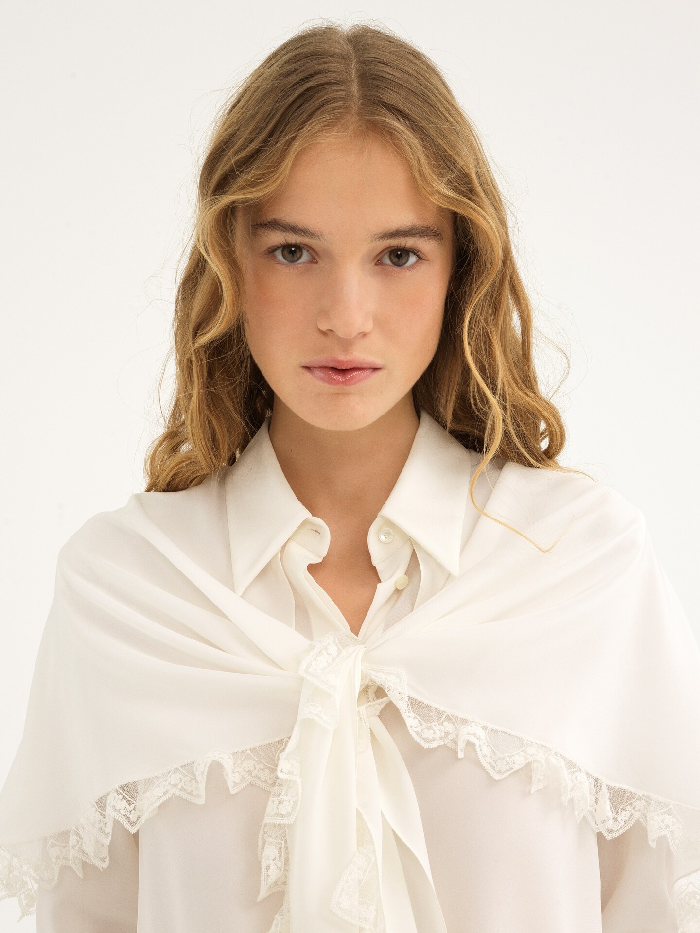 Knotted heritage cape blouse in silk - 6