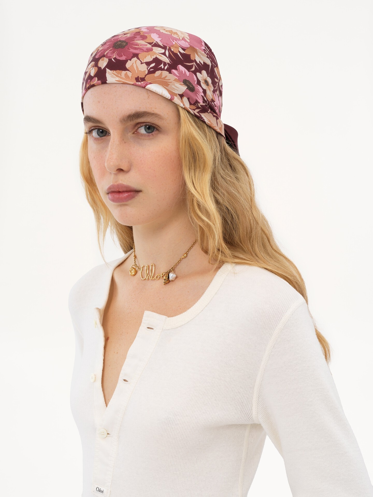 The Chlo&eacute; Roses square scarf in silk twill - 5