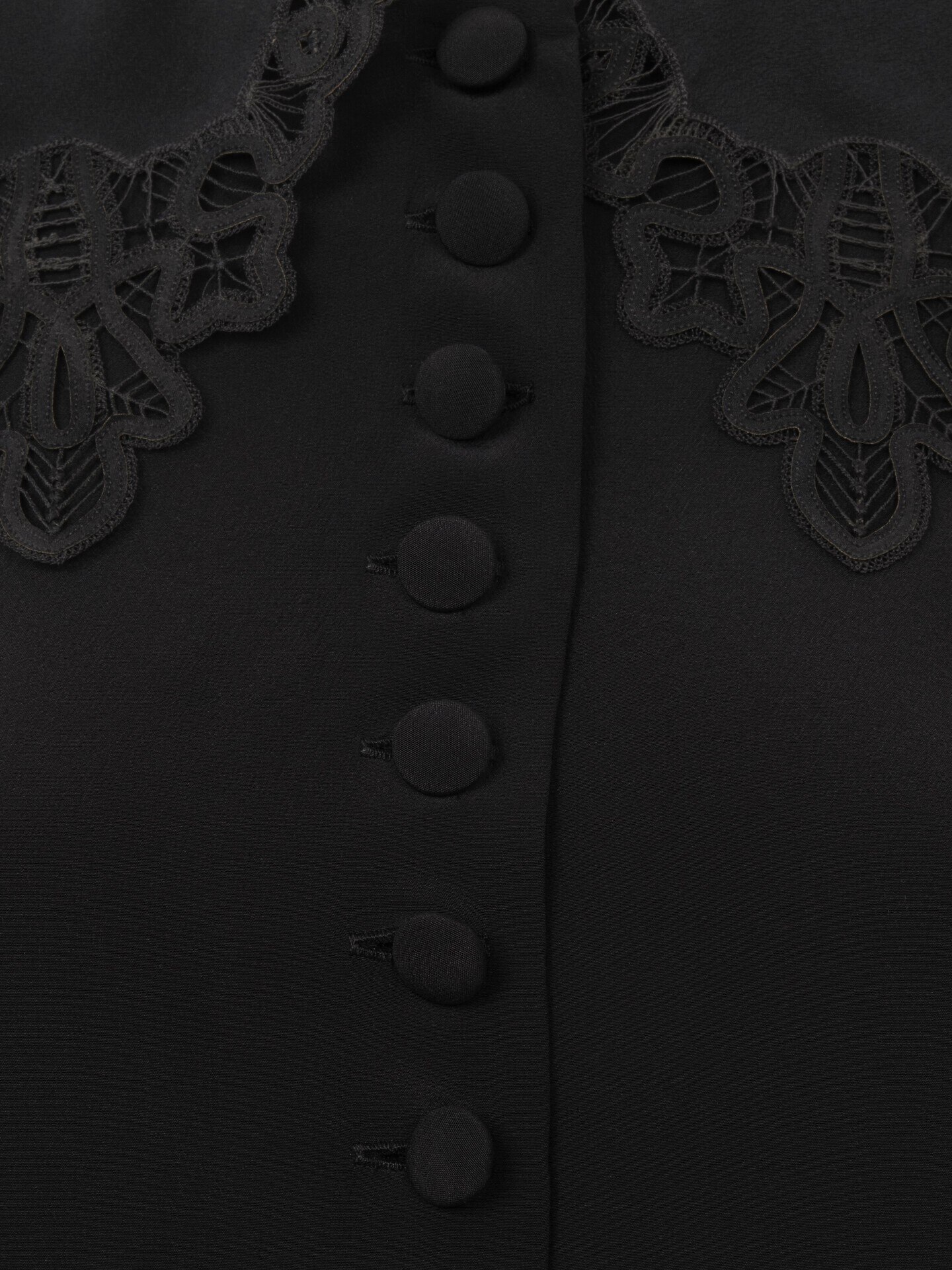 Lang&auml;rmeliges Minikleid aus Cr&ecirc;pe de Chine und Spitze - 3