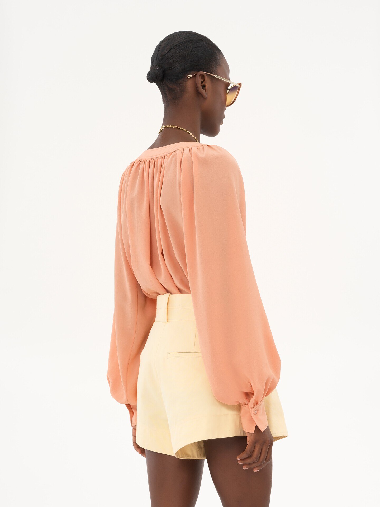 Bluse aus Cr&ecirc;pe de Chine mit Rundhalsausschnitt - 6