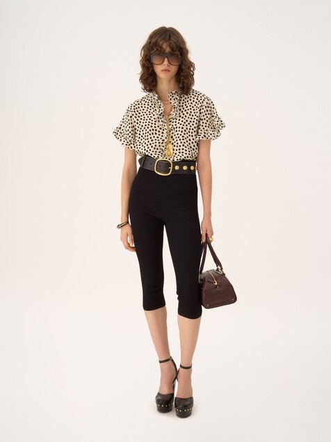 Short-sleeve ruffled top in cr&ecirc;pe de chine