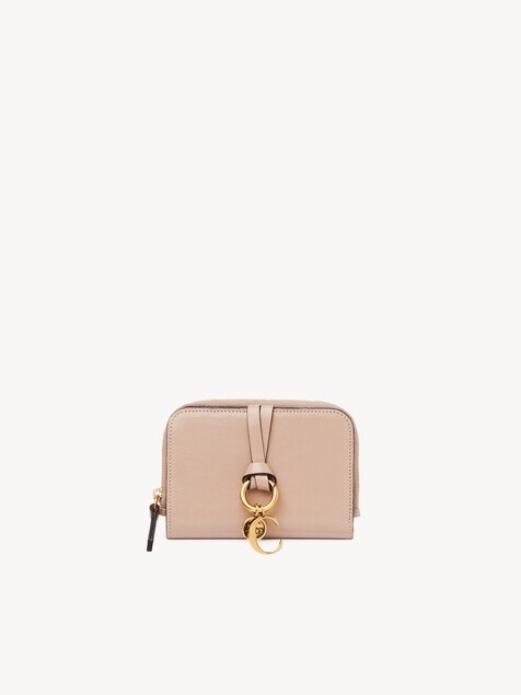 シャイニーレザー製Alphabetバイフォールドウォレット