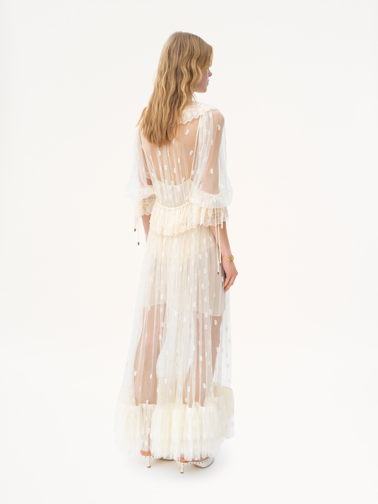 Robe longue froncée col V en dentelle brodée - 4