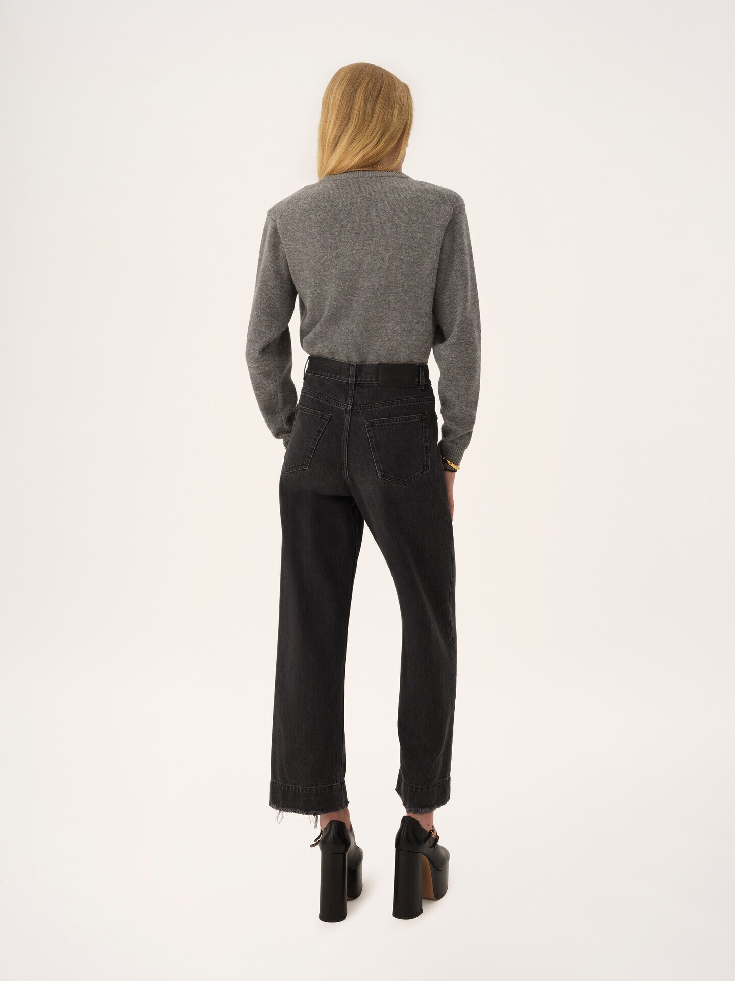 Fitted logo cardigan in a wool & cashmere knit - 4.0