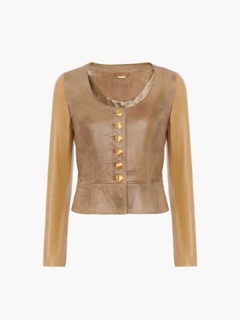 Taillierte Jacke mit Rundhalsausschnitt aus Leder