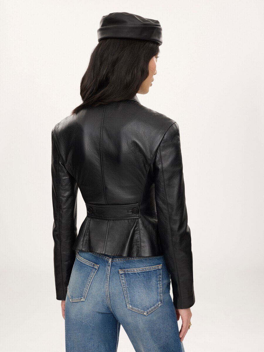 K&ouml;rperbetonte Jacke aus Leder - 5