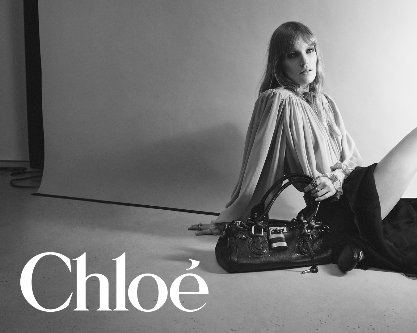 chloe-unveils-the-paddington-bag-campaign