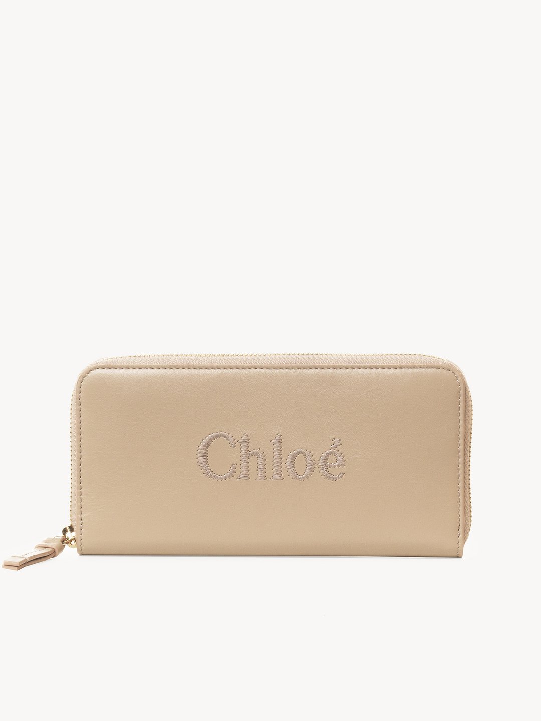 40代女性に人気のレディース長財布は、クロエのCHLOÉ SENSE ジップ付きロングウォレット