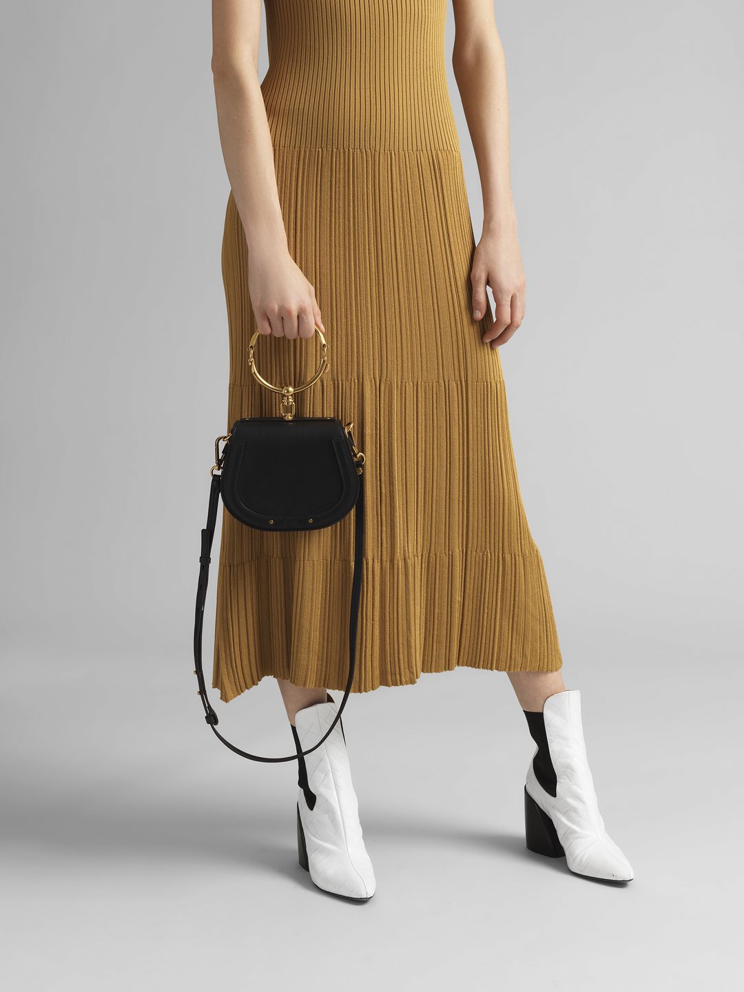 Chloé 「Nile」スモールブレスレットバッグ | Chloé JP