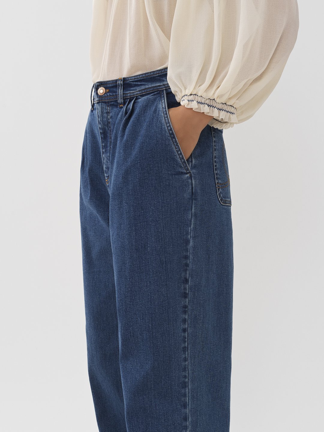 Tapered denim pants